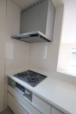 《仲介手数料無料》西区プラザ25-13(全1戸)新築一戸建てハートフルタウンのキッチン|撮影日 2025年10月14日 10:00 曇り