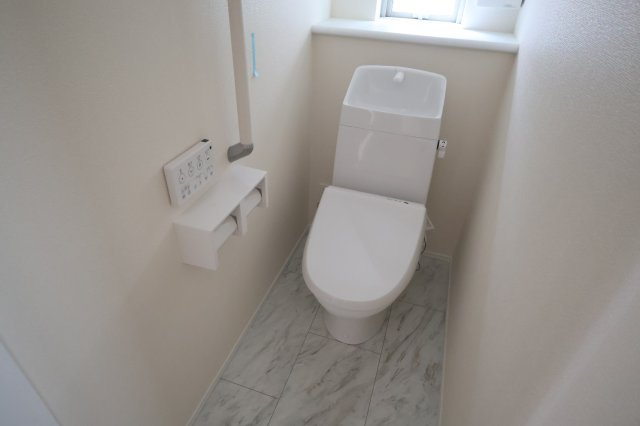 【トイレ】 | 《仲介手数料無料》西区プラザ25-13(全1戸)新築一戸建てハートフルタウン | 撮影日 2025年10月14日 10:00 曇り