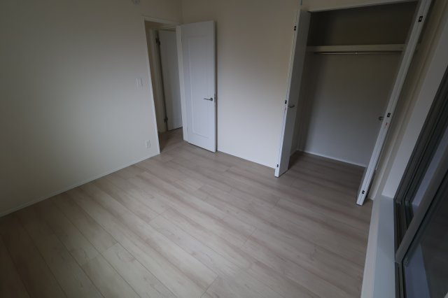 《仲介手数料無料》西区プラザ25-13(全1戸)新築一戸建てハートフルタウンの洋室|撮影日 2025年10月14日 10:00 曇り