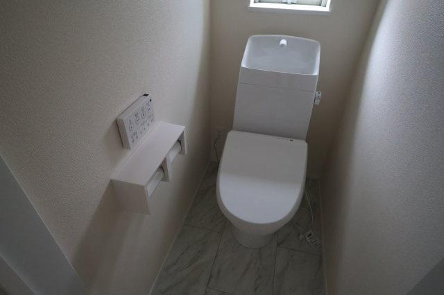 【トイレ】 | 《仲介手数料無料》西区プラザ25-13(全1戸)新築一戸建てハートフルタウン | 撮影日 2025年10月14日 10:00 曇り
