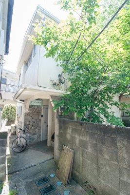 【外観】 | グリーンハイツ | 閑静な住宅街に佇む物件です