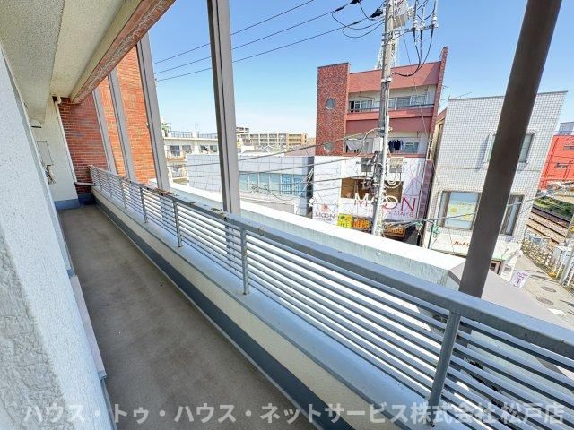 スドウビルのバルコニー