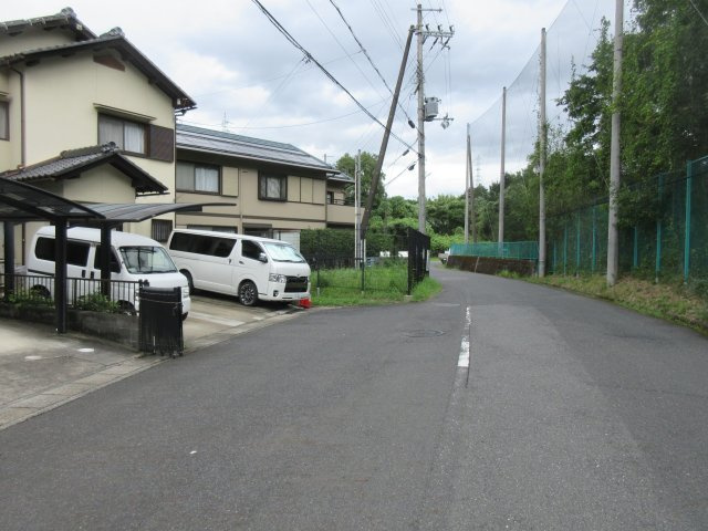 栗東市下戸山の前面道路含む現地写真