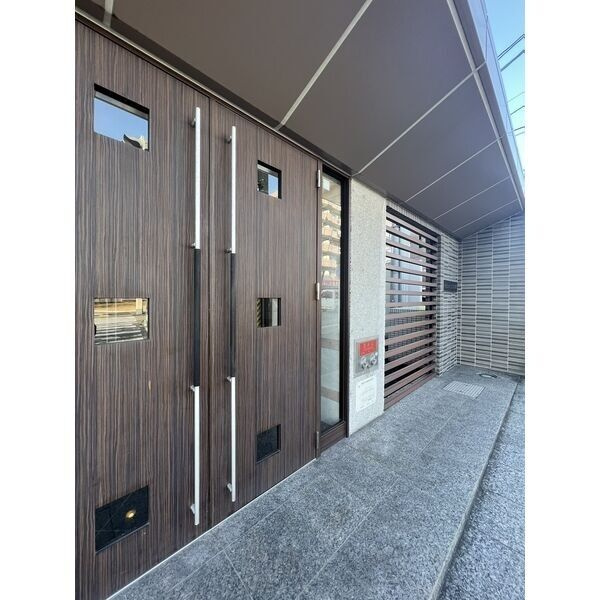 REGALO桜本町　名古屋市賃貸　仲介手数料無料のエントランス