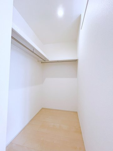 新築戸建・新築建売　行田市城西1丁目　長期優良住宅　忍小・忍中の収納|ハンガーパイプもついているので干した洗濯物をそのままかけることができる！
