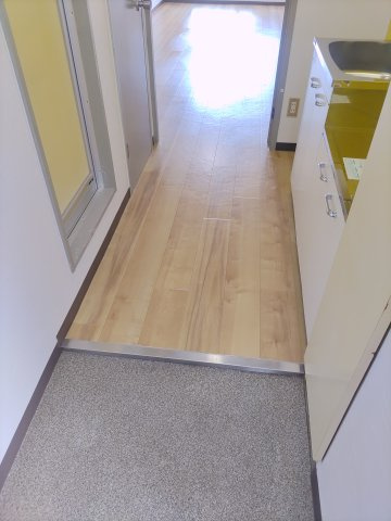 アベニュー西長居の玄関