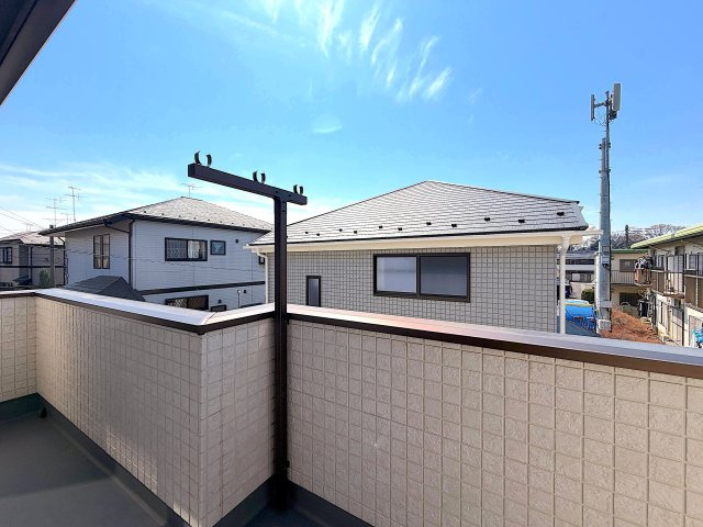 ＜全2棟＞土地47坪以上／収納スペースが充実／瀬谷区北新のバルコニー