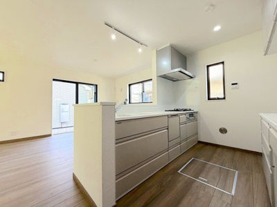 【キッチン】 | ＜全2棟＞土地47坪以上／収納スペースが充実／瀬谷区北新