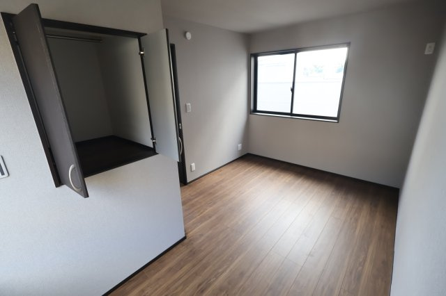 【洋室】 | 《仲介手数料無料》中央区大戸５丁目24-10(全1戸)新築一戸建て | 撮影日 2025年10月23日 12:00 晴れ