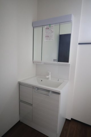 【独立洗面台】 | 《仲介手数料無料》中央区大戸５丁目24-10(全1戸)新築一戸建て | 撮影日 2025年10月23日 12:00 晴れ