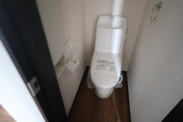 《仲介手数料無料》中央区大戸５丁目24-10(全1戸)新築一戸建てのトイレ|撮影日 2025年10月23日 12:00 晴れ