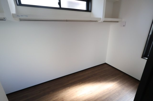 【洋室】 | 《仲介手数料無料》中央区大戸５丁目24-10(全1戸)新築一戸建て | 撮影日 2025年10月23日 12:00 晴れ