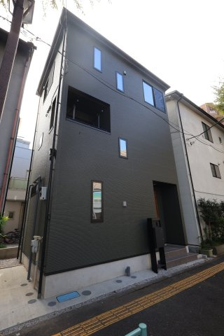 【外観】 | 《仲介手数料無料》中央区大戸５丁目24-10(全1戸)新築一戸建て | 撮影日 2025年10月23日 12:00 晴れ