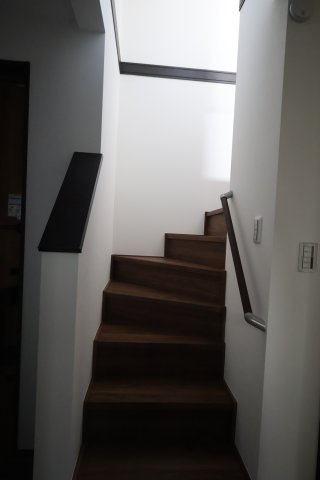 《仲介手数料無料》中央区大戸５丁目24-10(全1戸)新築一戸建ての内装|撮影日 2025年10月23日 12:00 晴れ