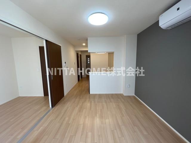 ラ　グリシーヌＡ棟の居間・リビング|リビング１０．８帖あります(*^^)v