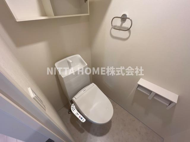 ラ　グリシーヌＡ棟のトイレ|シャワー付きのトイレです＊