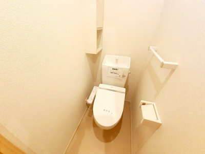 【トイレ】 | ルネス南小倉 | ゆったりとした空間のトイレです