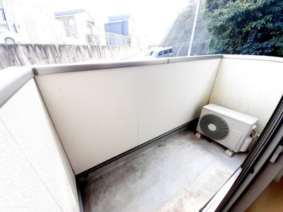 【バルコニー】 | ルネス南小倉 | バルコニーからの眺めを楽しみながら食事をしませんか