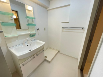 【洗面所】 | プリムベール向丘 | 忙しい朝には欠かせない洗面所です