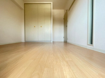 【居間・リビング】 | プリムベール向丘 | ゆったりした洋室です