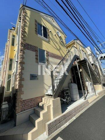 横浜市金沢区富岡東６丁目のアパートの外観