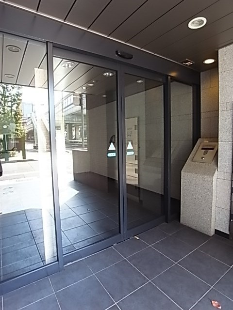 アドバンス神戸プラージュのエントランス