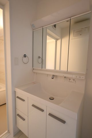 大宮区大成町１丁目470(1号棟)新築一戸建ての独立洗面台|撮影日 2025年9月20日 11:00 曇り