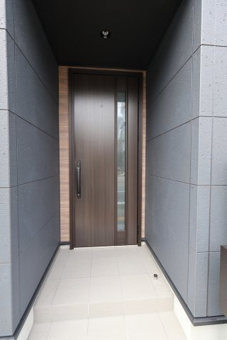 大宮区大成町１丁目470(1号棟)新築一戸建ての玄関|撮影日 2025年9月20日 11:00 曇り