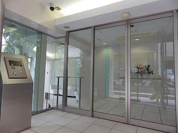 THEパームス代々木上原コスモテラスのエントランス