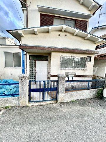 上六万寺一戸建のエントランス