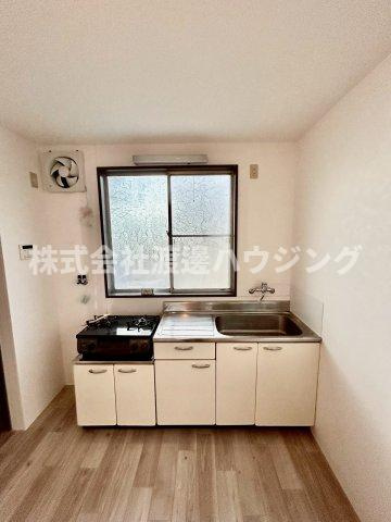 上六万寺一戸建のキッチン