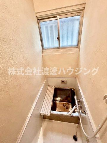 上六万寺一戸建の浴室