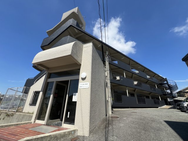 白峯グランドハイツ　の外観