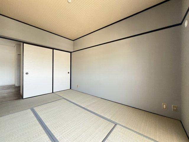 白峯グランドハイツ　の和室