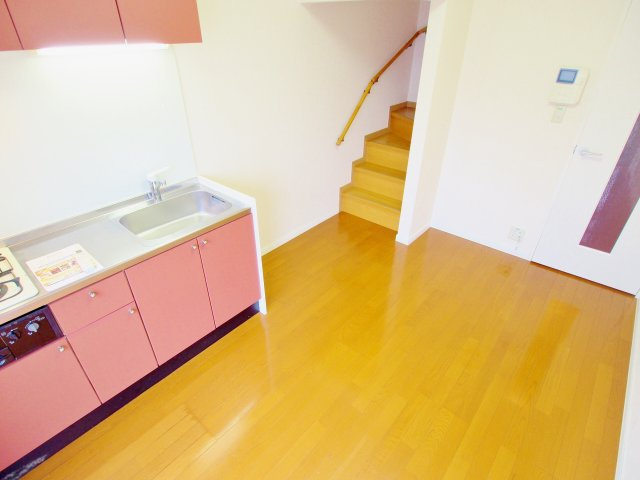 レオパレスひいらぎⅢの居間・リビング