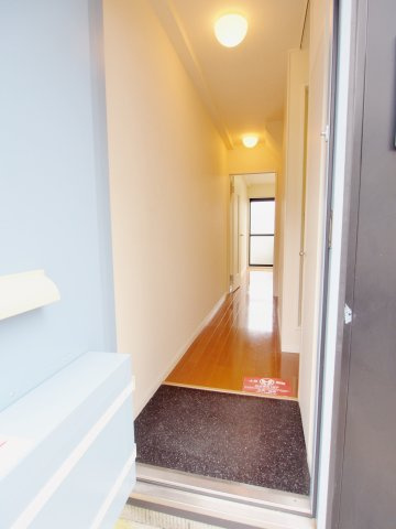 レオパレスひいらぎⅢの玄関