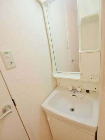 レオパレスひいらぎⅢの洗面所