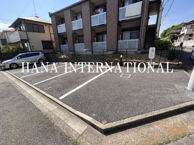 レオネクストレーブウィンの駐車場