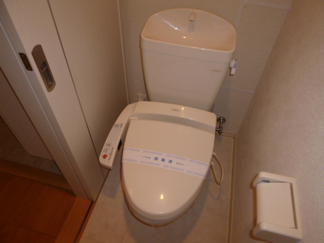 ウィステリアⅡのトイレ|シャワー付きトイレ