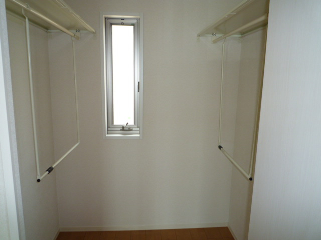 ウィステリアⅡの収納|ウォークインクローゼット