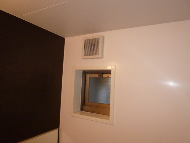 ウィステリアⅡの浴室|換気窓