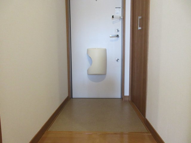 ウエスト魚住の玄関