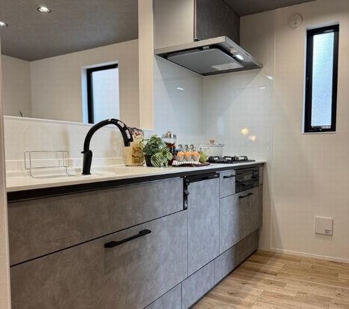 【キッチン】 | 【仲介手数料０円】綾瀬市深谷中7丁目　新築一戸建て | 綾瀬市深谷中7丁目　新築一戸建て