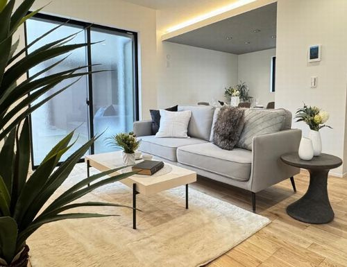 【居間・リビング】 | 【仲介手数料０円】綾瀬市深谷中7丁目　新築一戸建て | 綾瀬市深谷中7丁目　新築一戸建て