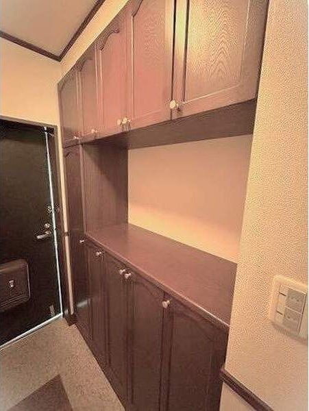 ライオンズマンション築地口弐番館の玄関