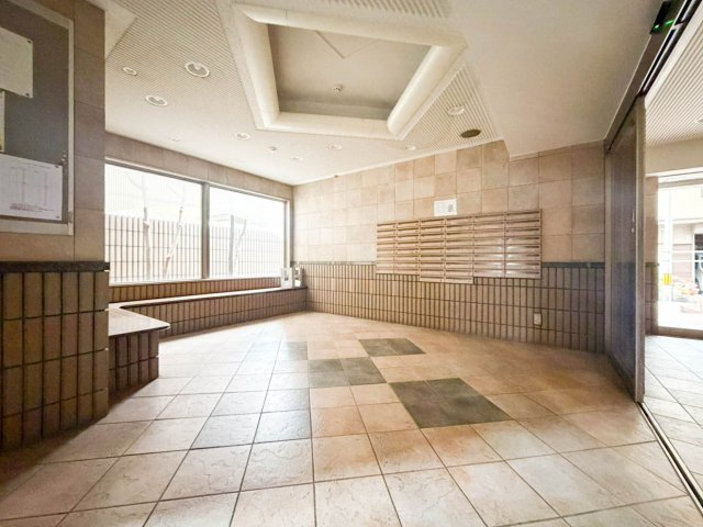 ライオンズマンション築地口弐番館のロビー|建物の内部です