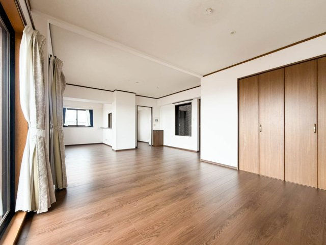 ライオンズマンション築地口弐番館の居間・リビング|ゆったりとしたリビングです