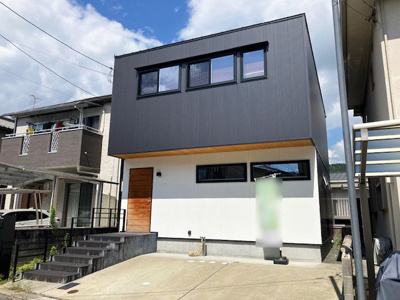 【外観】 | 篠町見晴三丁目一戸建 | 南向き 日当たり良好です。