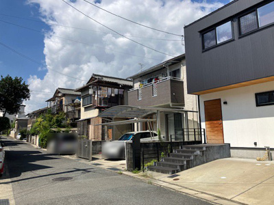 【前面道路含む現地写真】 | 篠町見晴三丁目一戸建