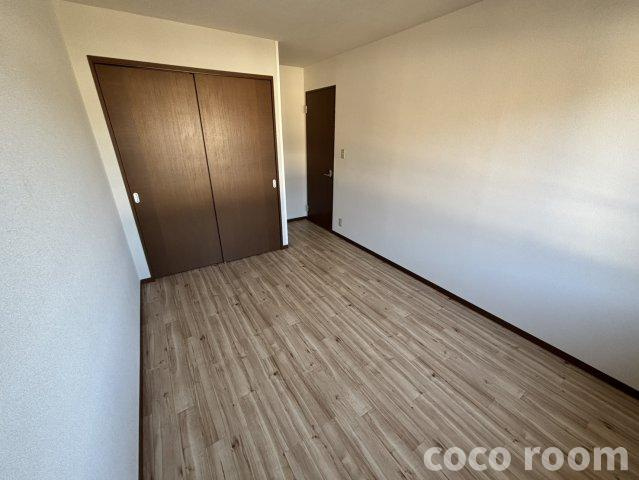 メゾン昴（スバル）の洋室